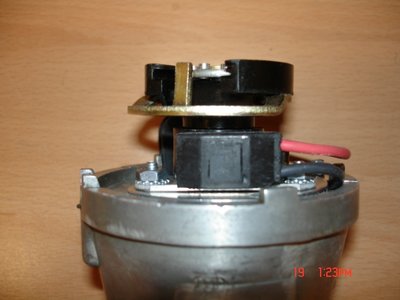 distributor-aldon-ignitor-with-mechanical-rev-limiter.jpg and 