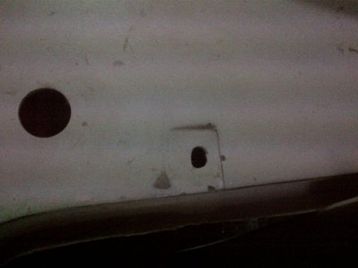 s4se-trunk-hinge-hole-antenna-side.jpg and 