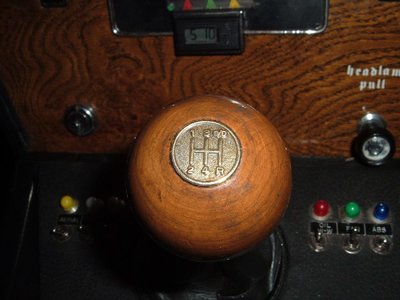 5gearknob0001.jpg and 