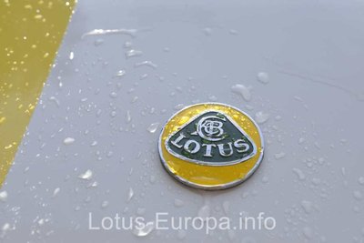 new-lotus-badge.jpg and 