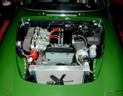 Engine-bay.jpg and 