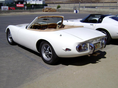 Toyota_2000GT_conv_RARE_007_by_Partywave.jpg and 