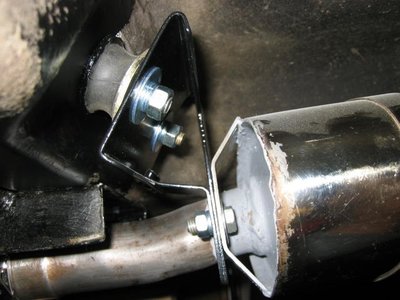 exhaust-muffler-front-bracket-003.jpg and 