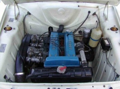 1966_Lotus_Cortina_Mk1_Engine_1.jpg and 