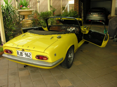 RearViewYellow01.jpg and 