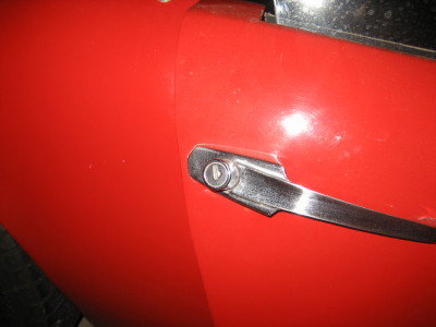 rhs_door_handle.JPG and 